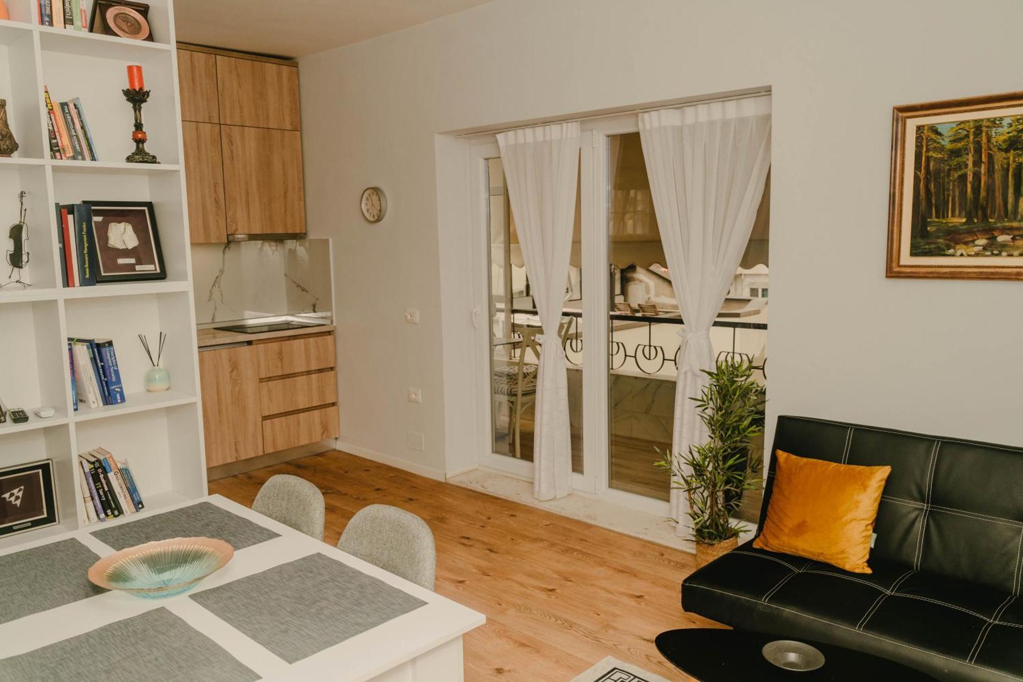 Studio Flat In Heart Of 티라나 외부 사진